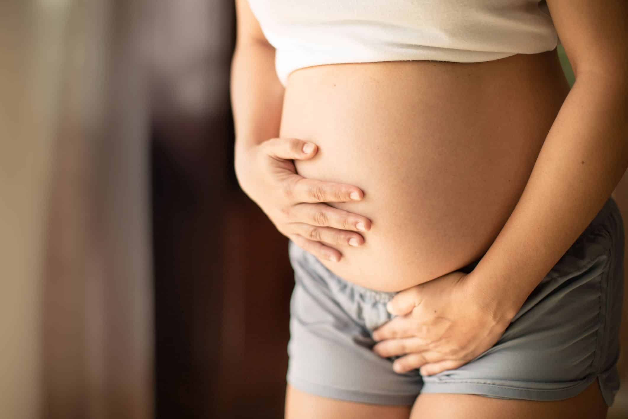 Pertes marron : signe de grossesse ? Découvrez la vérité